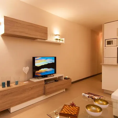 Apartament Tanife *